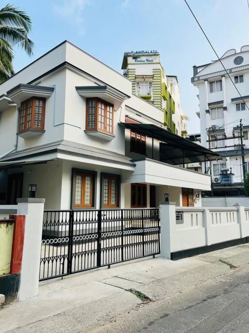 Home In Guruvayur-3 Bedroom Dış mekan fotoğraf